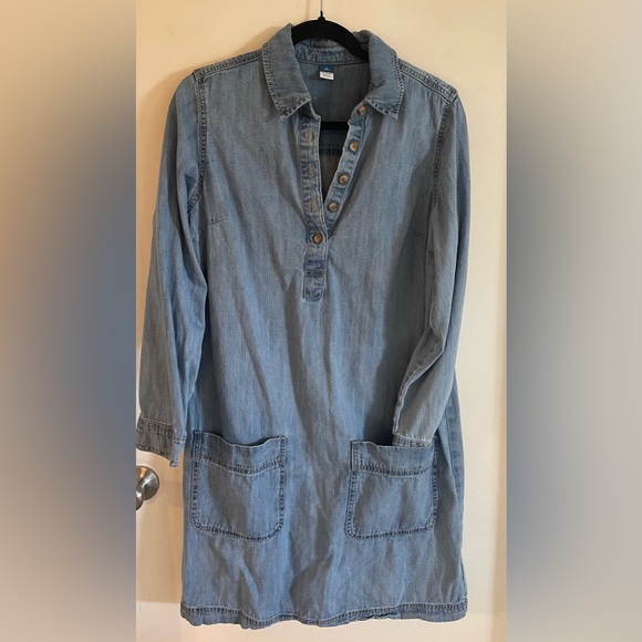 Old Navy Dresses & Skirts - Light Wash Denim Dress with Front Pockets